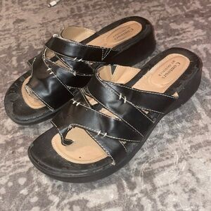 Women’s Isotoner sandles- s 8